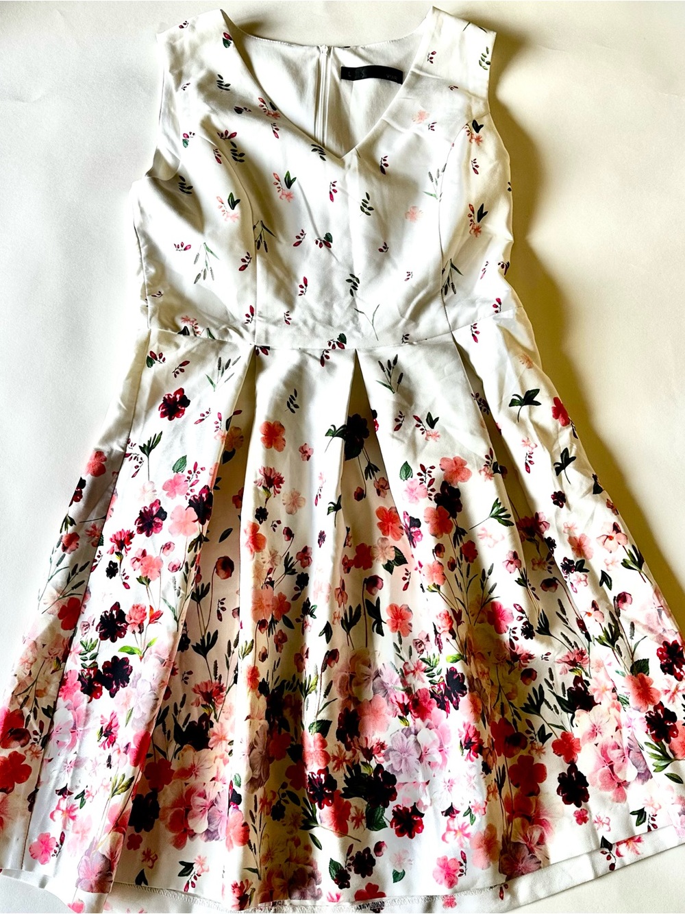White Floral V-Neck Pleated Mini Dress with‎ Pink & Green Blooms